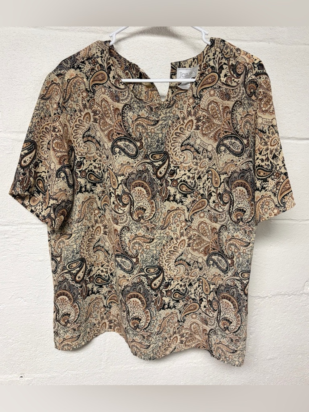 Jordan Women’s Beige, Black & Brown Paisley Short Sleeve Blouse Size XL